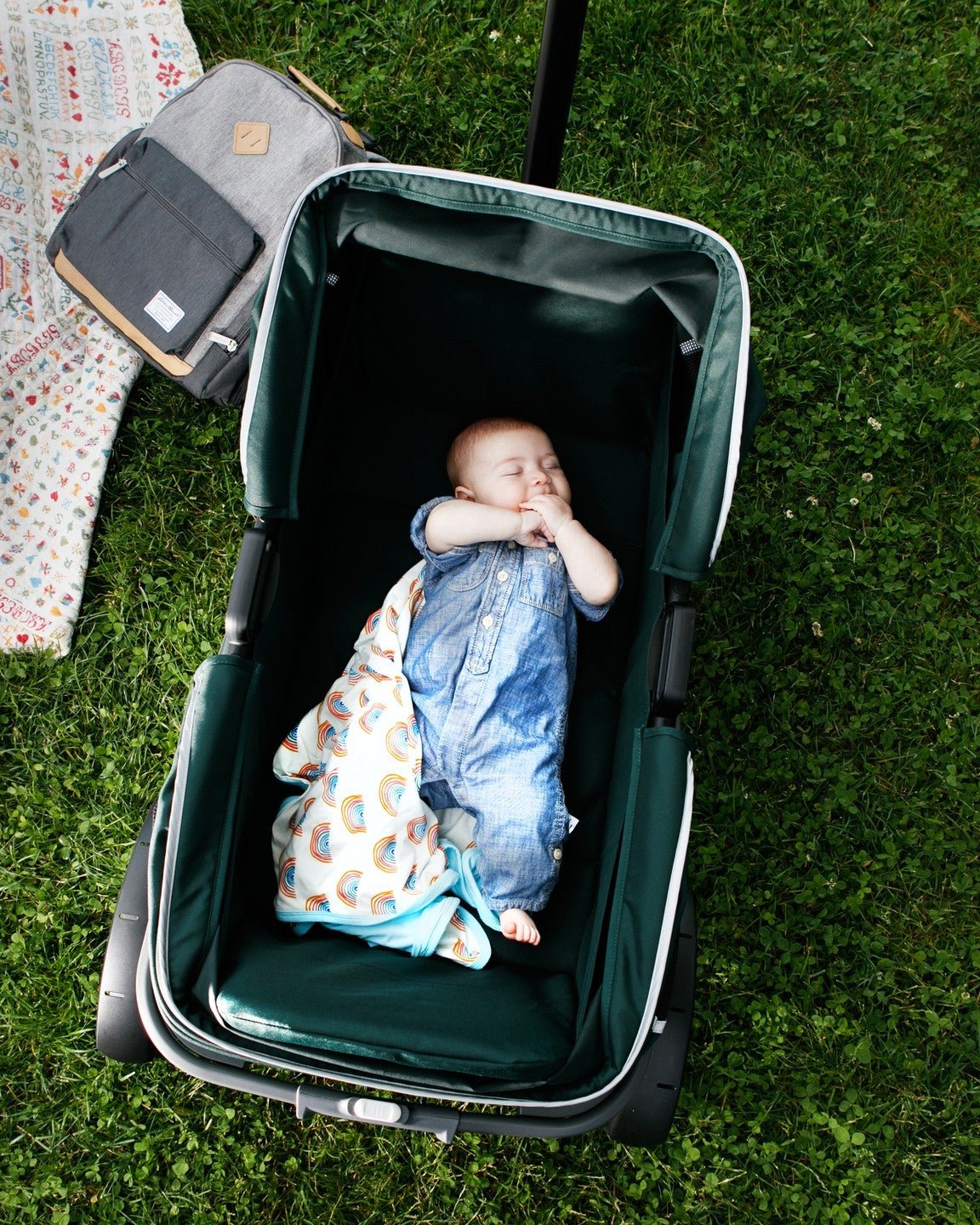 Anthem2™ Deluxe 5-Point Stroller Wagon in Sand & Sea