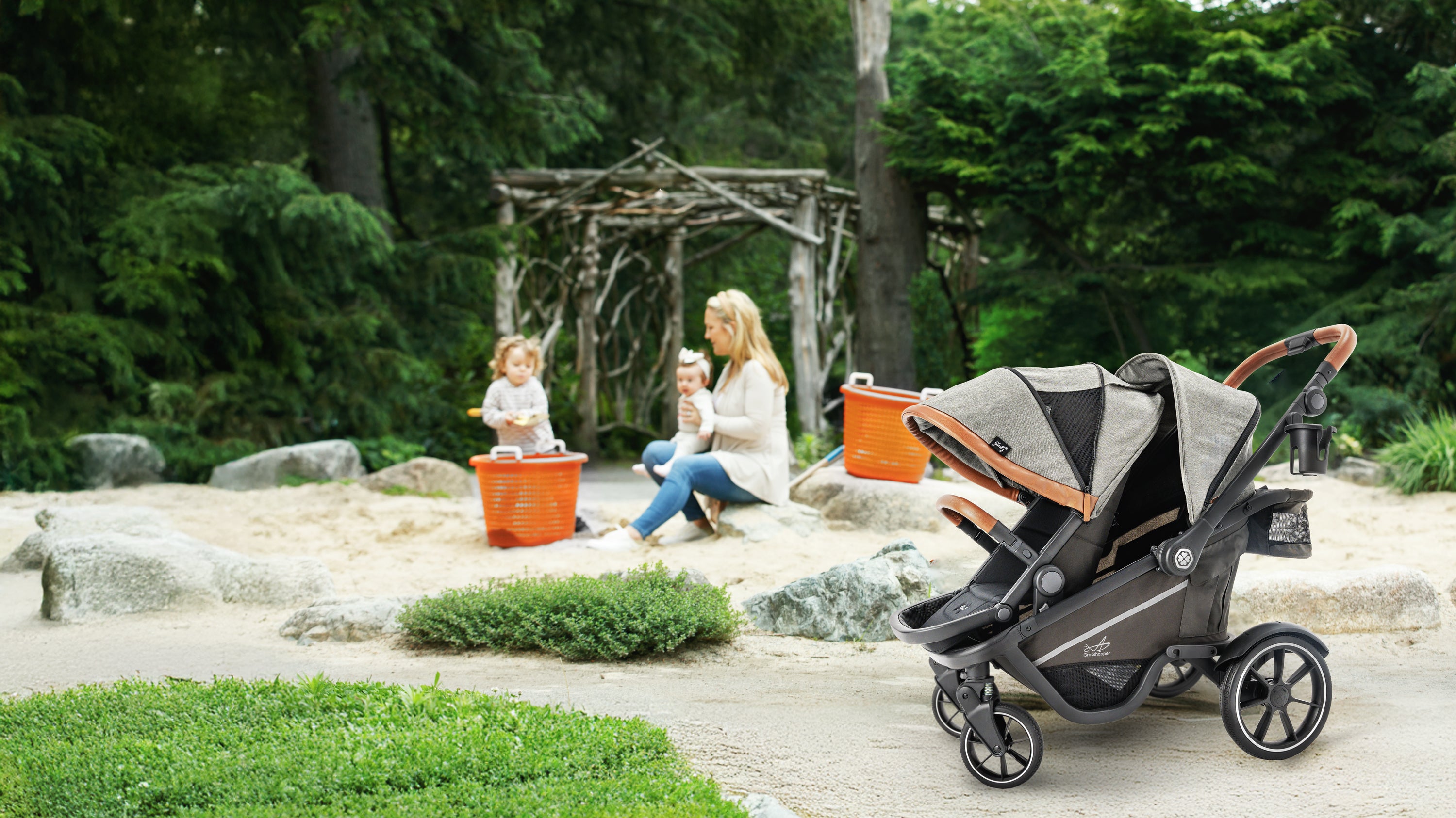 Grasshopper 8-in-1 Single to Double Stroller | Gladly Family